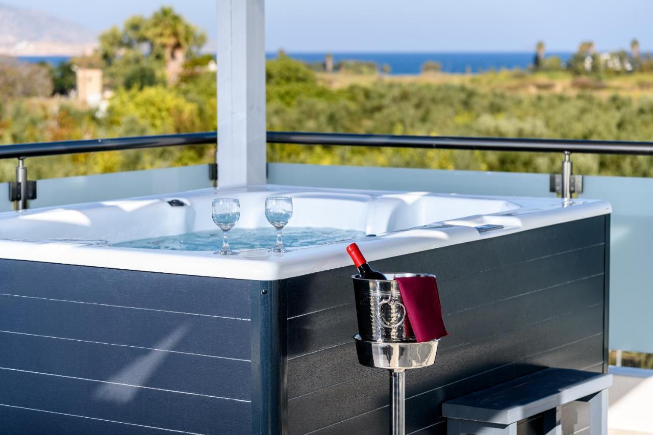 Asteria Pearl Villa 2 With Rooftop Jacuzzi Tigkaki  Luaran gambar