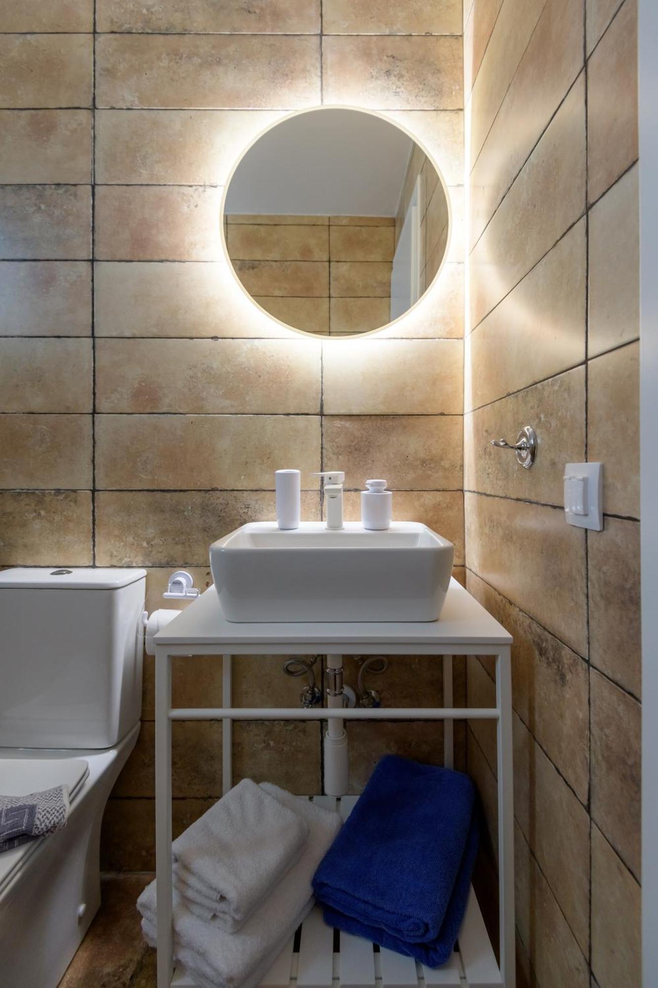 Asteria Pearl Villa 2 With Rooftop Jacuzzi Tigkaki  Luaran gambar